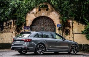 Audi RS4 Avant 2019 года (LA)